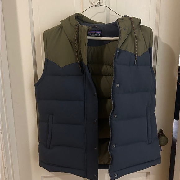 Patagonia bivy down vest with hood. Size large, blue and green. - Picture 5 of 10